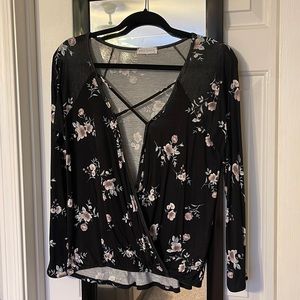 NWOT Tilly’s Floral Deep V Cross Top ~ Small